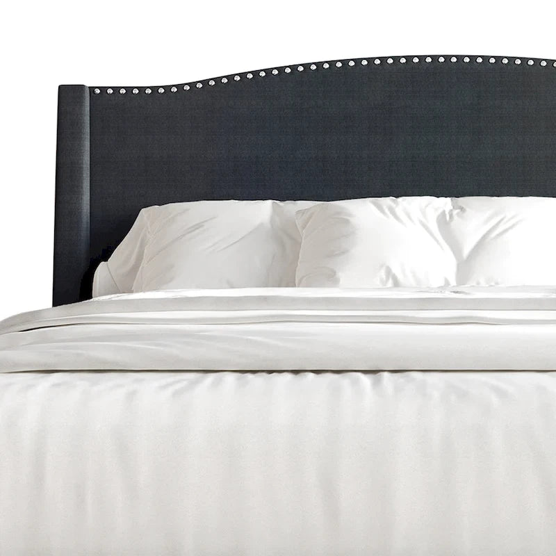 Letto imbottito Wingback con borchie cromate e cassetti contenitore